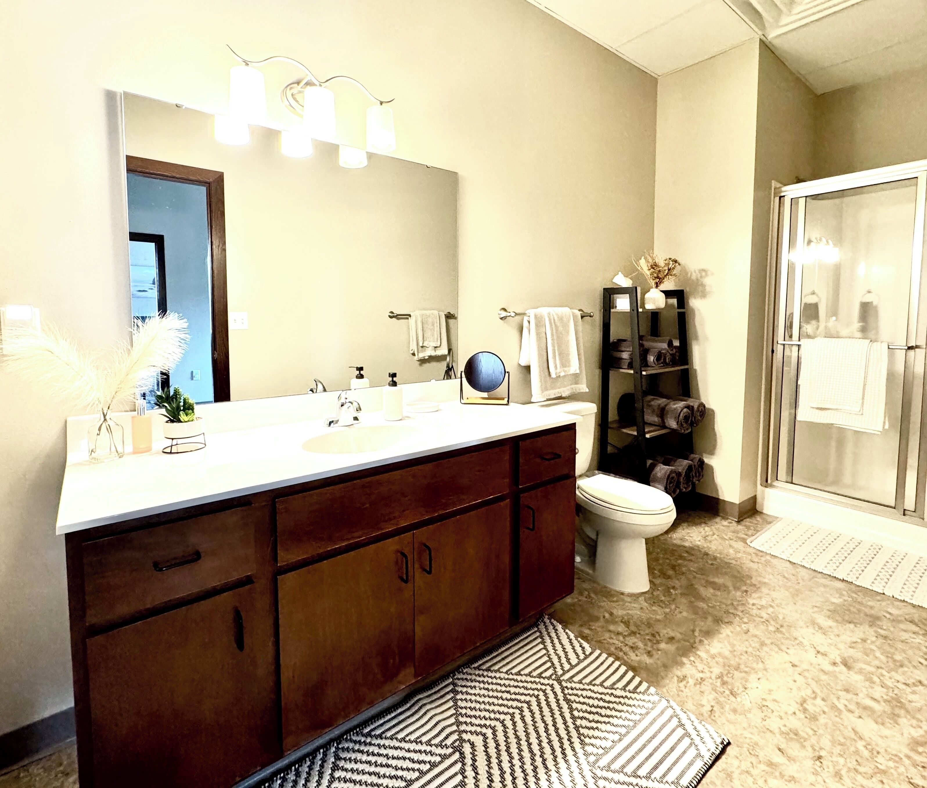 Hair dryer, towels
