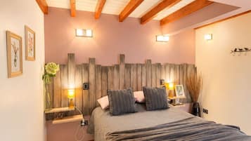 Apartment | 1 bedroom, individually decorated, free cribs/infant beds, free WiFi