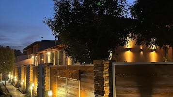 Fachada de la propiedad