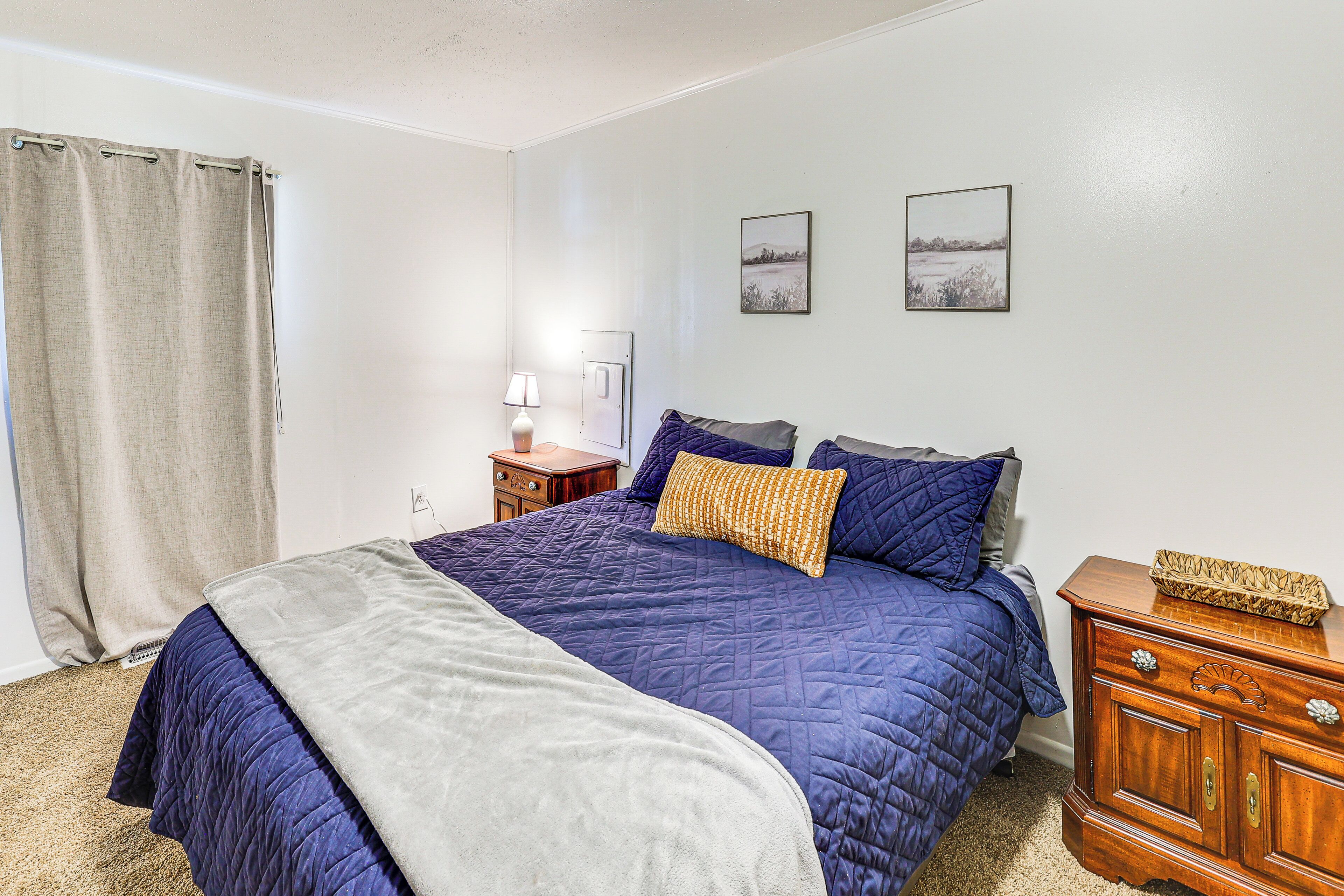 3 bedrooms, internet, bed sheets