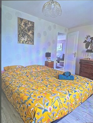 4 bedrooms, iron/ironing board, travel crib, WiFi