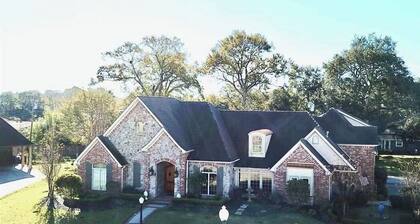 Cozy 1-bedroom house with AC, WiFi in nice Port Neches