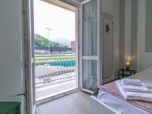 3 bedrooms, iron/ironing board, free WiFi, bed sheets - Turati Family Apartment | Balcone e posto auto (Lecco)