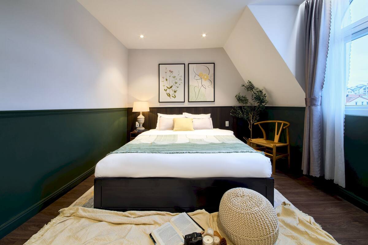 Desk, blackout curtains, iron/ironing board, free WiFi