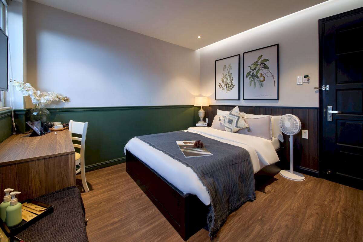 Standard Double Room, Private Bathroom | Desk, blackout curtains, iron/ironing board (on request), free WiFi