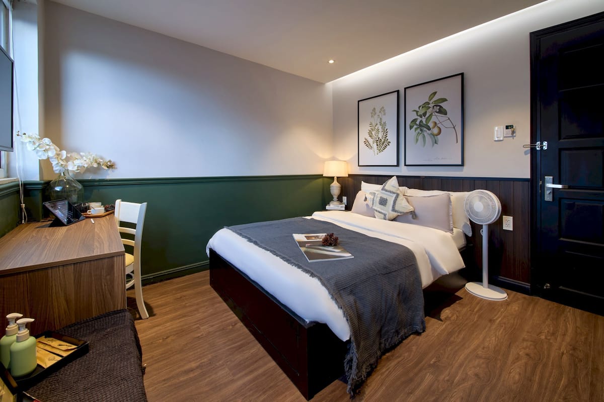 Desk, blackout curtains, iron/ironing board, free WiFi