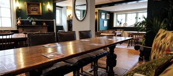 Royal Oak Retreat 2-bed - Sleeps 6 & Pet Friendly