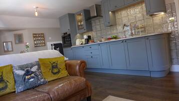 Apartment | Living area | TV