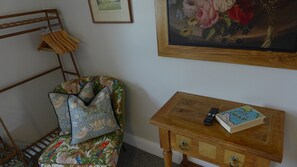 Apartment | Interior - Royal Oak Retreat 2-bed - Sleeps 6 & Pet Friendly (Lewes)