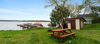 Relaxing Lakefront Cabin