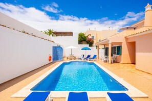 Pool - Villa Santa Maria - Three Bedroom Villa, Sleeps 7 (Albufeira)