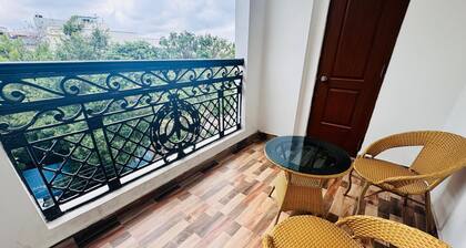 Central Retreat 4 BHK Full Furnished Luxury Apartment with AC in Hyderabad