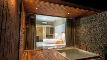 Svit Deluxe | Badrum | Dusch, hårtork, tvål och schampo