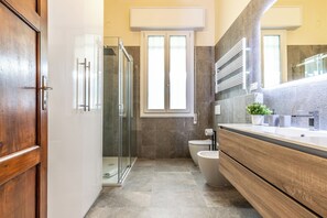 Apartment | Badezimmer