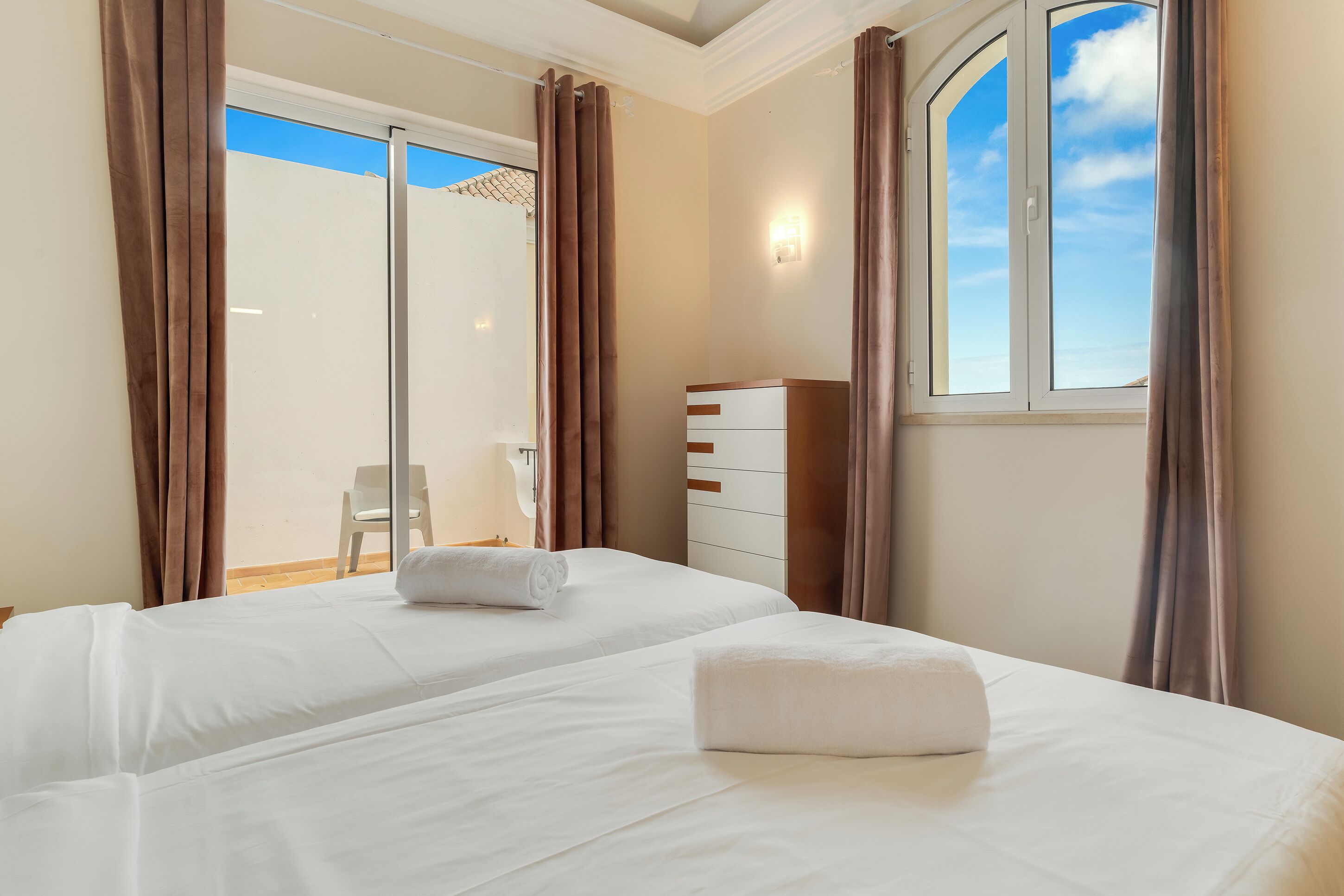 3 bedrooms, blackout drapes, iron/ironing board, free WiFi