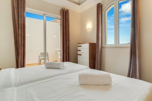 3 bedrooms, blackout drapes, iron/ironing board, free WiFi