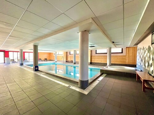 Appart dans résidence 4⭐au pied des pistes - 8 /10 pers - Spa + Piscine + Sauna