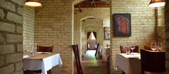 NEW - The Vino Vista Retreat - A Historical stay in Traverse City, MI