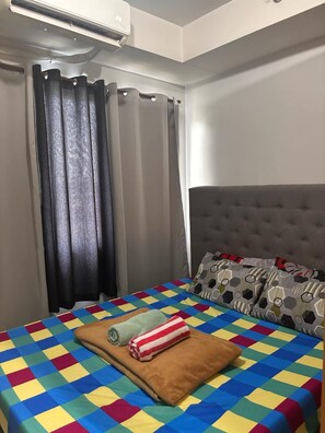 2 bedrooms, iron/ironing board, WiFi, bed sheets