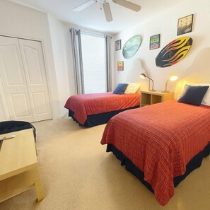 2 bedrooms, iron/ironing board, internet, bed sheets