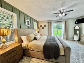 3 bedrooms, desk, iron/ironing board, travel cot