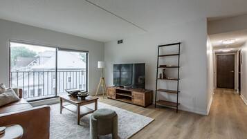 TV, fireplace, offices