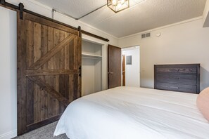 2 chambres, bureau, fer et planche à repasser, Wi-Fi gratuit