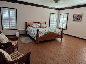 6 habitaciones, escritorio, wifi gratis y ropa de cama 