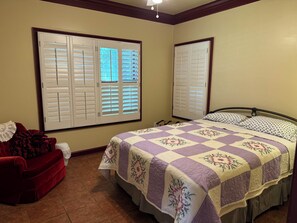 6 bedrooms, desk, free WiFi, bed sheets