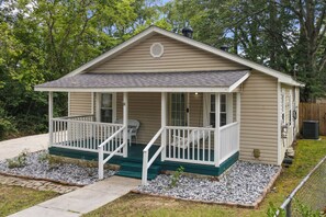 Exterior - Save BiG at Cozy Columbiana Cottage! (Columbiana)