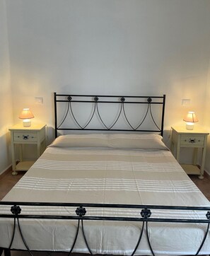 Condo luxo | 2 quartos, quartos à prova de som, ferros/tábuas de passar roupa