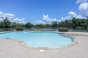 Piscine extérieure