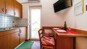 Unclassified image, 5 of 24, button - Studio with air conditioning and shared barbecue terrace (Krk)