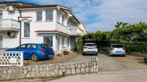 Unclassified image, 3 of 24, button - Studio with air conditioning and shared barbecue terrace (Krk)
