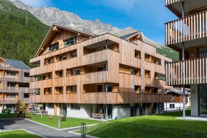 Exterior - Holiday apartment with ski room and table football (Saas-Grund)