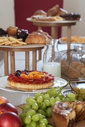 Breakfast buffet - dimora fortebraccio (L'Aquila)
