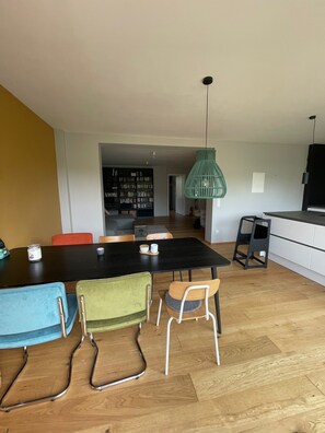 Dining - Oasis of peace near the city center: Stylish garden apartment, 2 bedrooms, top public transport links  (Düsseldorf)