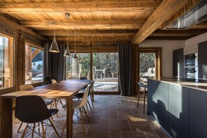 Dining - Chalet, view village, terrace, fireplace or stove, tv, ski locker, 150m², La Clusaz (La Clusaz)