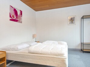 House | 2 bedrooms - 4 Person Holiday Home in Harboore (Harboore)