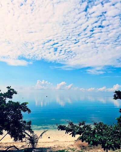 Mard beach house Siquijor - private garden&beach, aircon all rooms & generator