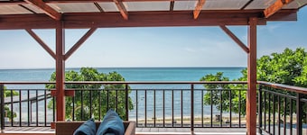 Mard beach house Siquijor - private garden&beach, aircon all rooms & generator