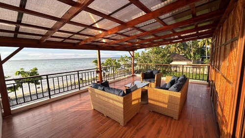 Mard beach house Siquijor - private garden&beach, aircon all rooms & generator