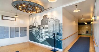 Dolly`s Downtown Loft - Knoxville!