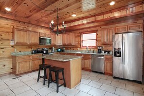 Réfrigérateur, four, plaque de cuisson, lave-vaisselle