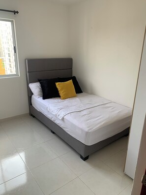 3 dormitorios, tabla de planchar con plancha, wifi y ropa de cama