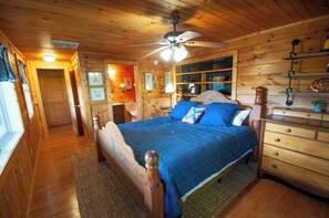 5 bedrooms, desk, iron/ironing board, free WiFi