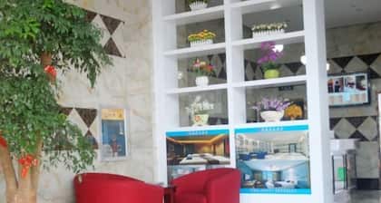 Longzhen Business Hotel