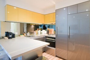 Fridge, microwave, oven, stovetop