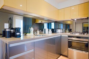 Fridge, microwave, oven, stovetop