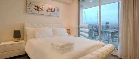 Iron/ironing board, WiFi, bed sheets